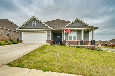 homes for sale in siloam springs ar.
